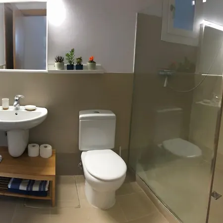 Adosado En La Costa Con Excelentes Vistas Al Estuario De Urdaibai Nyaraló