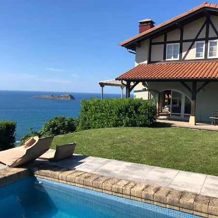 Adosado En La Costa Con Excelentes Vistas Al Estuario De Urdaibai Mundaka